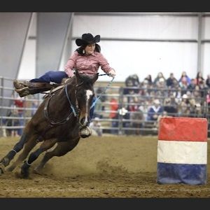 Meet your Posher, Jillian